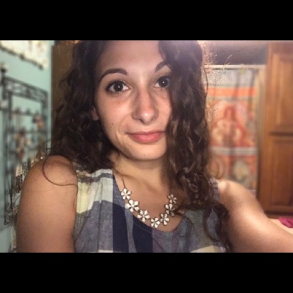 Meet your Posher, Kelsey - Picture 1 of 1